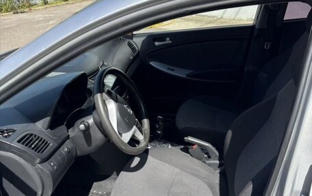 Hyundai Solaris II рестайлинг, 2011 год, 593 000 рублей, 3 фотография