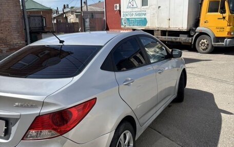 Hyundai Solaris II рестайлинг, 2011 год, 593 000 рублей, 10 фотография