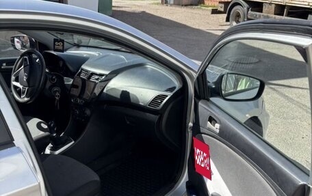 Hyundai Solaris II рестайлинг, 2011 год, 593 000 рублей, 8 фотография