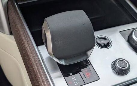Land Rover Range Rover IV рестайлинг, 2024 год, 14 000 000 рублей, 10 фотография