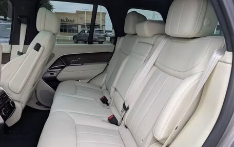 Land Rover Range Rover IV рестайлинг, 2024 год, 14 000 000 рублей, 12 фотография