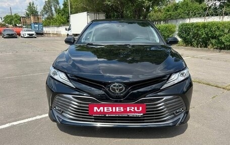 Toyota Camry, 2020 год, 2 600 000 рублей, 3 фотография
