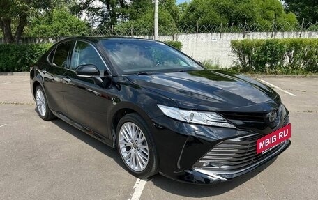 Toyota Camry, 2020 год, 2 600 000 рублей, 4 фотография