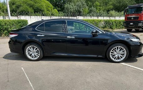 Toyota Camry, 2020 год, 2 600 000 рублей, 5 фотография
