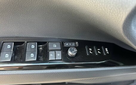 Toyota Camry, 2020 год, 2 600 000 рублей, 14 фотография
