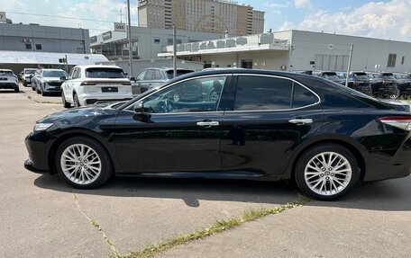 Toyota Camry, 2020 год, 2 600 000 рублей, 9 фотография