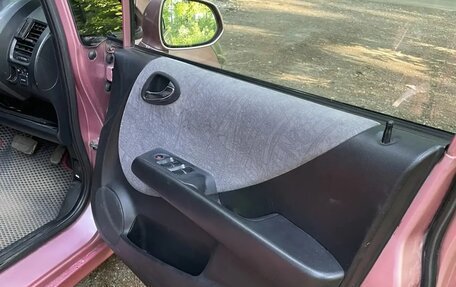 Honda Fit III, 2001 год, 380 000 рублей, 9 фотография