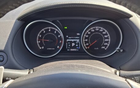Mitsubishi Outlander III рестайлинг 3, 2012 год, 1 080 000 рублей, 2 фотография