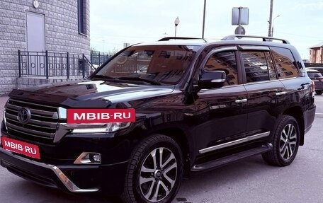 Toyota Land Cruiser 200, 2017 год, 6 299 000 рублей, 6 фотография