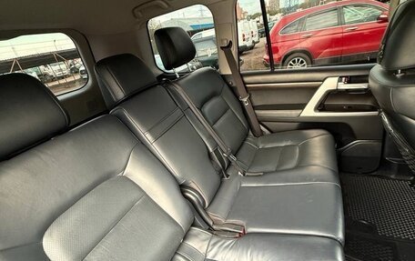 Toyota Land Cruiser 200, 2017 год, 6 299 000 рублей, 13 фотография