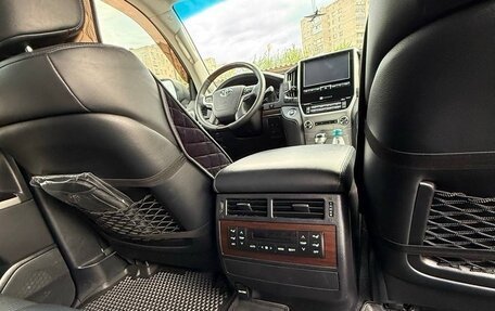 Toyota Land Cruiser 200, 2017 год, 6 299 000 рублей, 14 фотография