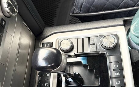 Toyota Land Cruiser 200, 2017 год, 6 299 000 рублей, 17 фотография