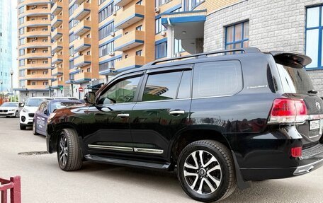 Toyota Land Cruiser 200, 2017 год, 6 299 000 рублей, 19 фотография
