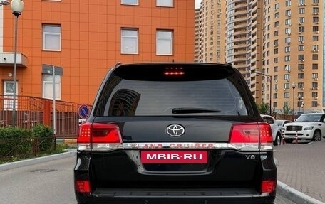 Toyota Land Cruiser 200, 2017 год, 6 299 000 рублей, 9 фотография