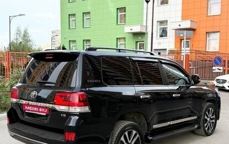 Toyota Land Cruiser 200, 2017 год, 6 299 000 рублей, 10 фотография