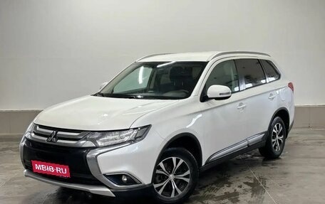 Mitsubishi Outlander III рестайлинг 3, 2018 год, 1 918 000 рублей, 1 фотография