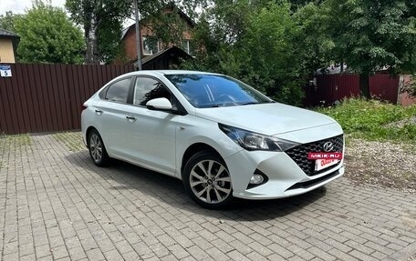 Hyundai Solaris II рестайлинг, 2020 год, 880 000 рублей, 2 фотография