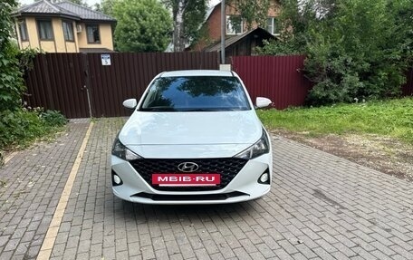 Hyundai Solaris II рестайлинг, 2020 год, 880 000 рублей, 4 фотография