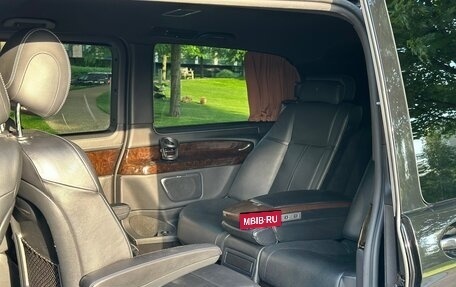 Mercedes-Benz V-Класс, 2018 год, 4 500 000 рублей, 8 фотография
