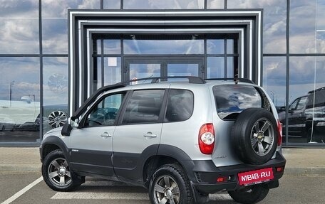 Chevrolet Niva I рестайлинг, 2018 год, 786 000 рублей, 6 фотография