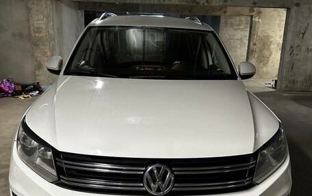 Volkswagen Tiguan I, 2016 год, 1 800 000 рублей, 1 фотография