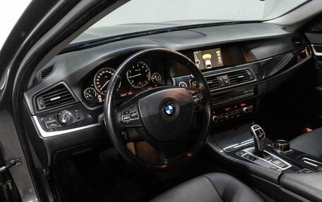 BMW 5 серия, 2012 год, 1 800 000 рублей, 9 фотография