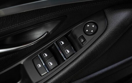 BMW 5 серия, 2012 год, 1 800 000 рублей, 12 фотография
