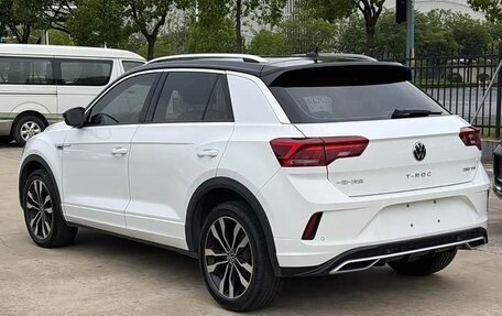 Volkswagen T-Roc I, 2023 год, 1 323 000 рублей, 5 фотография