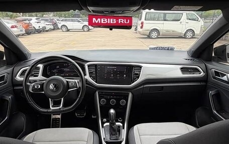 Volkswagen T-Roc I, 2023 год, 1 323 000 рублей, 7 фотография