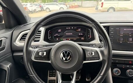 Volkswagen T-Roc I, 2023 год, 1 323 000 рублей, 8 фотография
