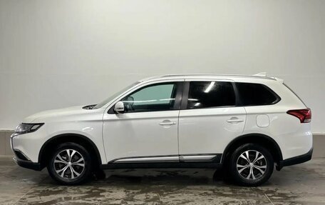 Mitsubishi Outlander III рестайлинг 3, 2018 год, 1 918 000 рублей, 5 фотография