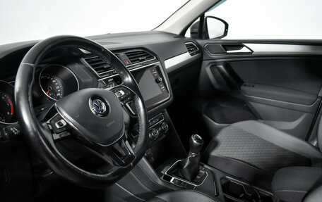 Volkswagen Tiguan II, 2019 год, 1 690 000 рублей, 10 фотография
