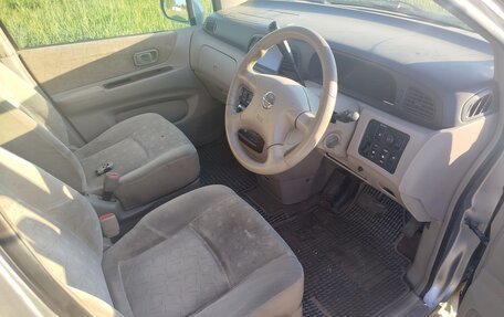 Nissan Liberty, 2001 год, 260 000 рублей, 2 фотография