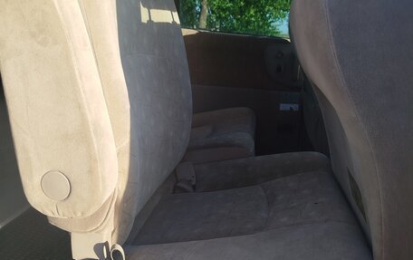 Nissan Liberty, 2001 год, 260 000 рублей, 14 фотография