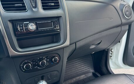 Renault Logan II, 2019 год, 550 000 рублей, 11 фотография
