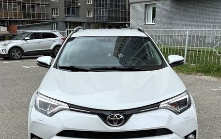 Toyota RAV4, 2019 год, 3 100 000 рублей, 2 фотография