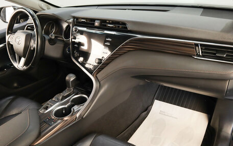 Toyota Camry, 2020 год, 3 079 000 рублей, 10 фотография