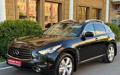 Infiniti QX70, 2015 год, 2 200 000 рублей, 1 фотография