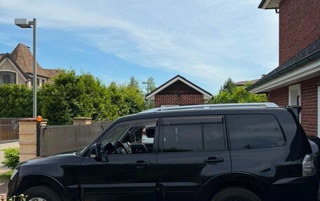 Mitsubishi Pajero IV, 2011 год, 1 685 000 рублей, 3 фотография