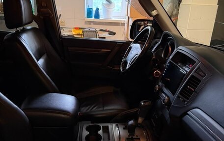 Mitsubishi Pajero IV, 2011 год, 1 685 000 рублей, 8 фотография