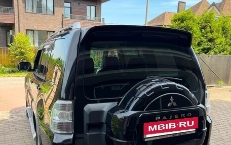 Mitsubishi Pajero IV, 2011 год, 1 685 000 рублей, 2 фотография