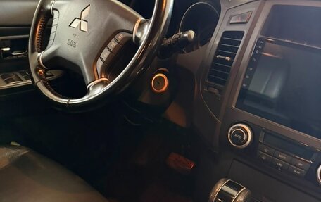 Mitsubishi Pajero IV, 2011 год, 1 685 000 рублей, 12 фотография