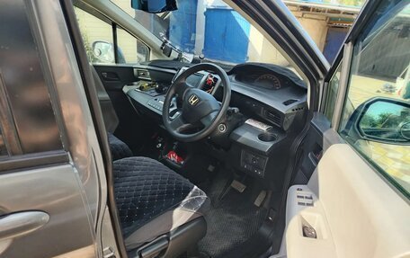 Honda Freed I, 2008 год, 900 000 рублей, 3 фотография