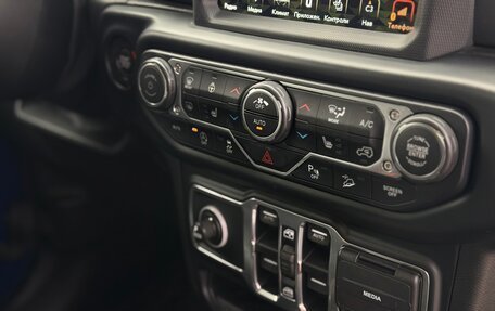 Jeep Wrangler, 2019 год, 4 100 000 рублей, 28 фотография