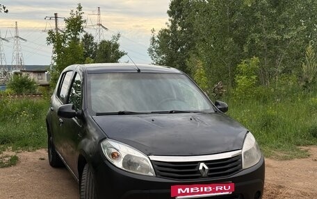 Renault Sandero I, 2014 год, 390 000 рублей, 2 фотография