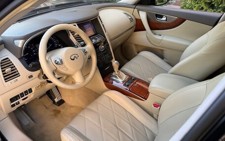 Infiniti QX70, 2015 год, 2 200 000 рублей, 7 фотография