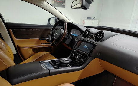 Jaguar XJ IV (X351), 2014 год, 2 200 000 рублей, 15 фотография