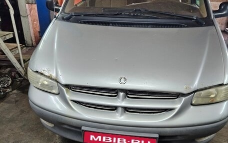 Chrysler Voyager III, 1998 год, 400 000 рублей, 1 фотография