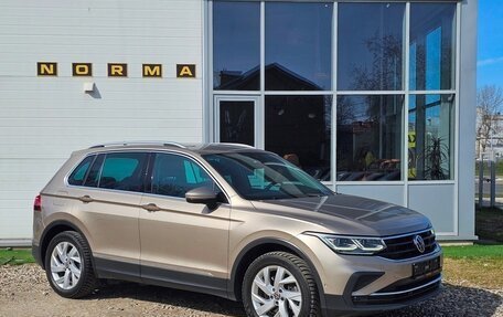 Volkswagen Tiguan II, 2021 год, 3 350 000 рублей, 1 фотография