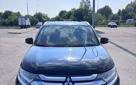 Mitsubishi Outlander III рестайлинг 3, 2015 год, 1 800 000 рублей, 1 фотография